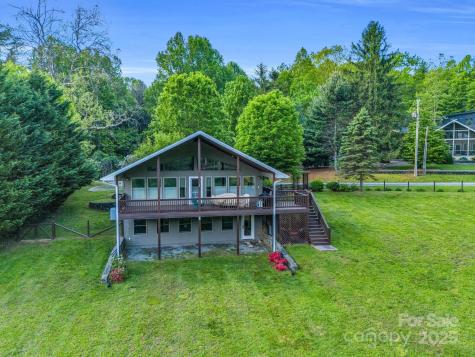 87 Pole Cat Road Saluda NC 28773