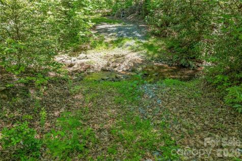 180 Fat Wall Road Marion NC 28752