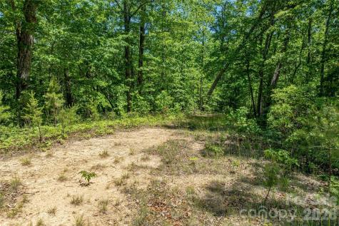 180 Fat Wall Road Marion NC 28752
