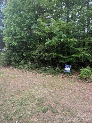105 Hillcrest Road New London NC 28127