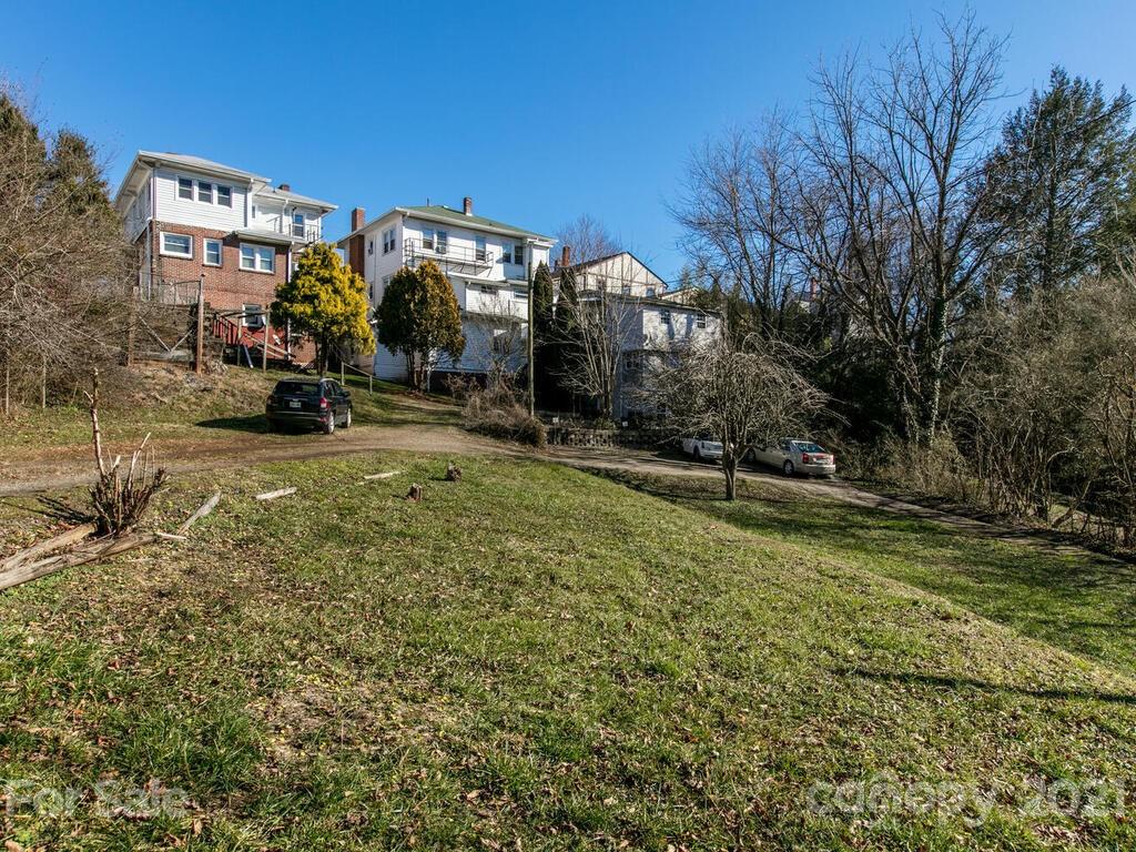 26 Crestmont Avenue Asheville NC 28806