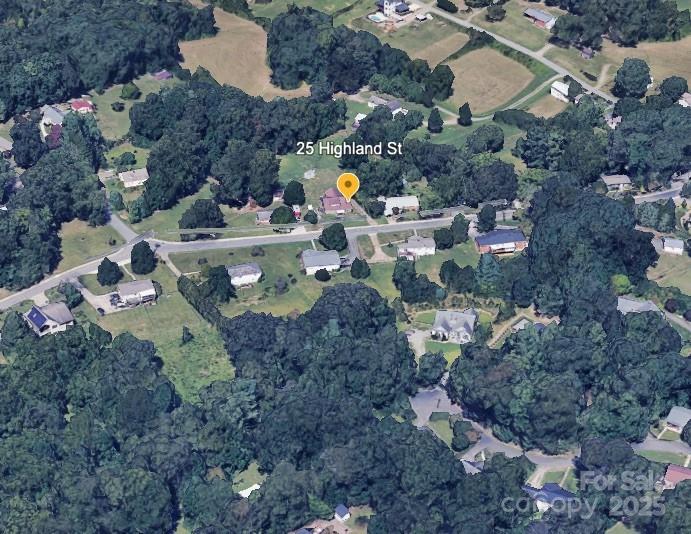 25 Highland Street Weaverville NC 28787