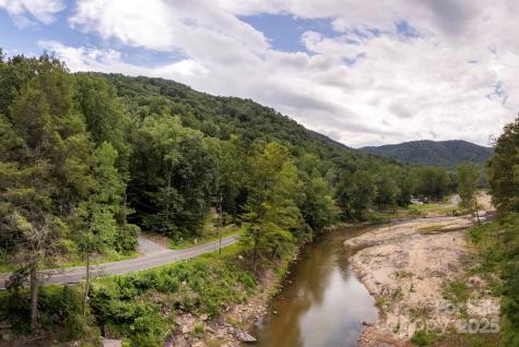 000 Green River Cove Road Saluda NC 28773