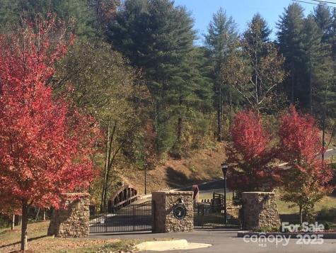 47 Crossings Circle Fairview NC 28730