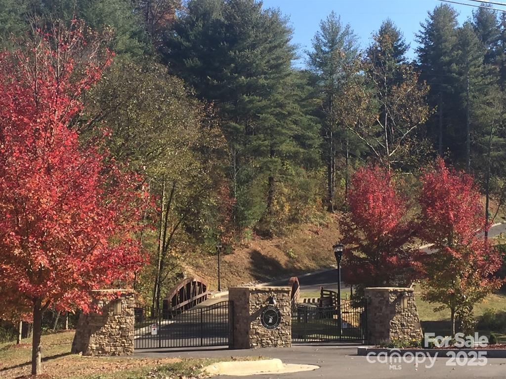 47 Crossings Circle Fairview NC 28730