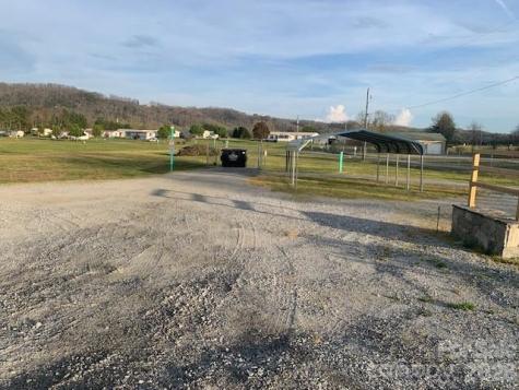 7.33AC Com Chimney Rock Highway Edneyville NC 28792
