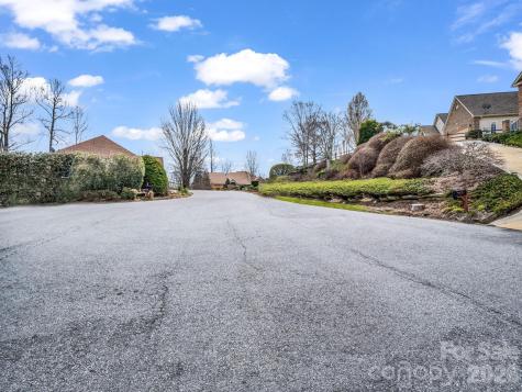 2325 Pommel Road Hendersonville NC 28791