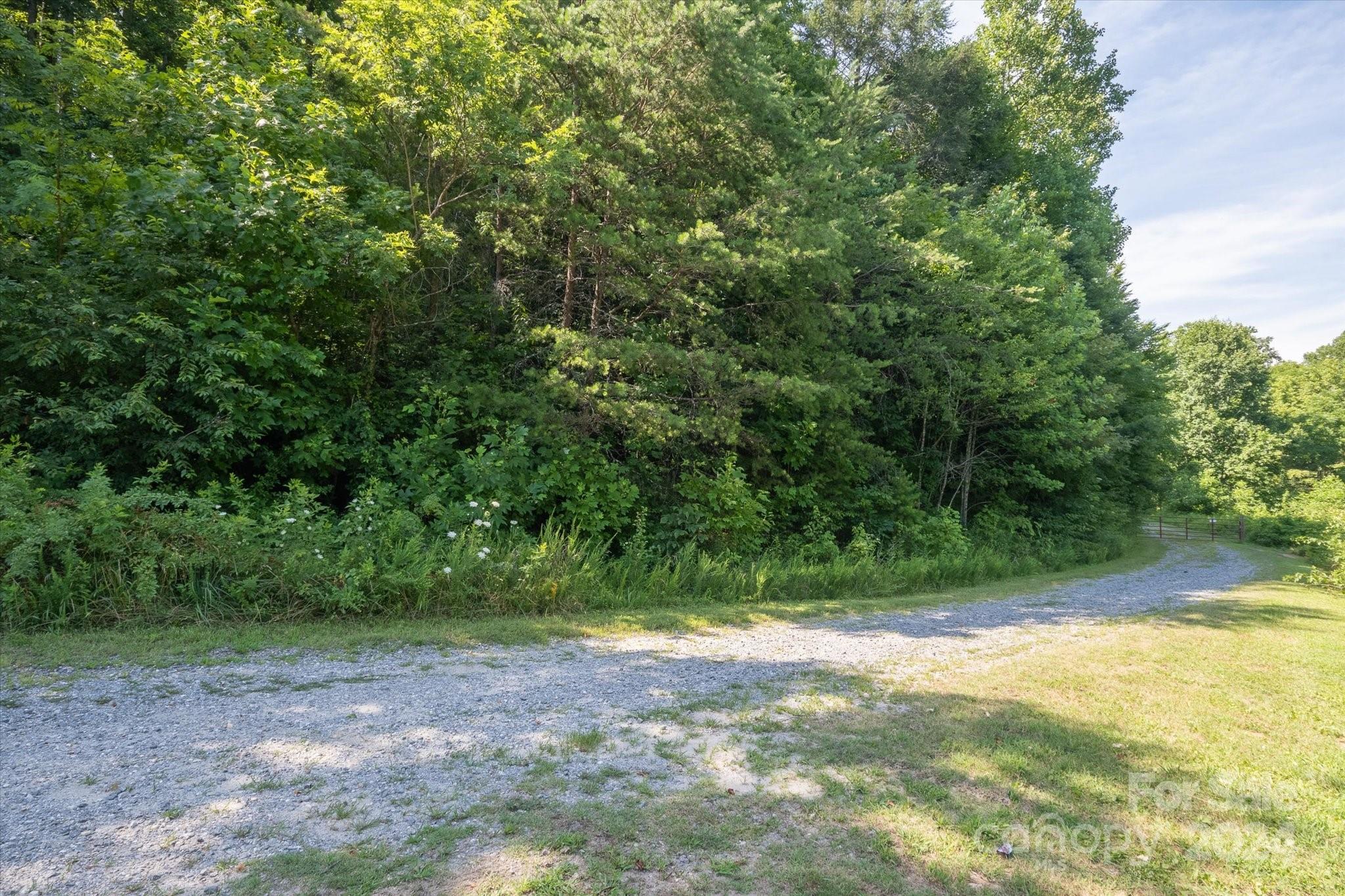 99999 Goose Creek Off Road Marion NC 28752
