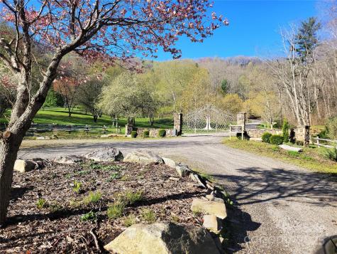 111 Digging Seng Trail Waynesville NC 28785