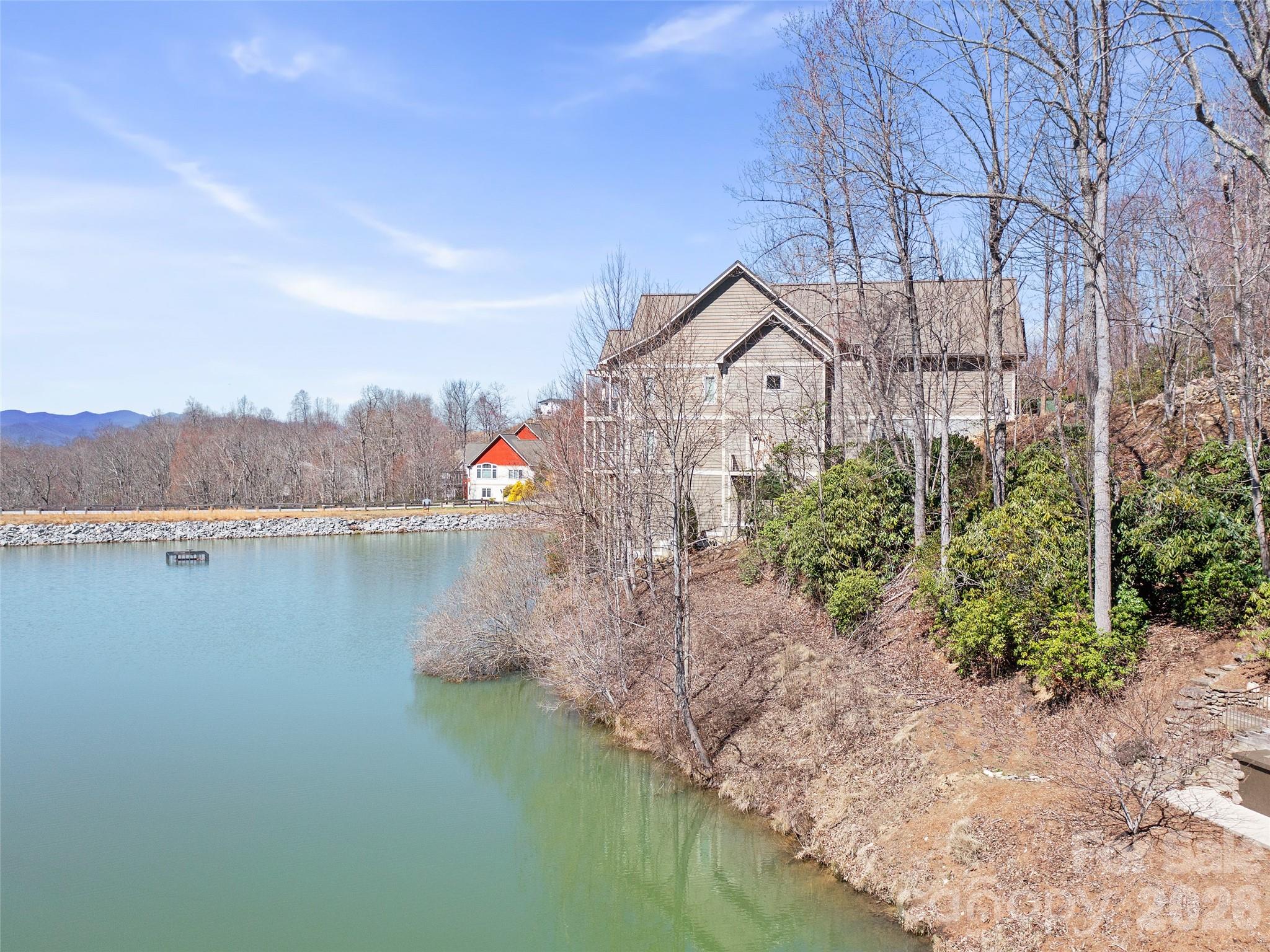 82 Narrows Run Loop Hendersonville NC 28791