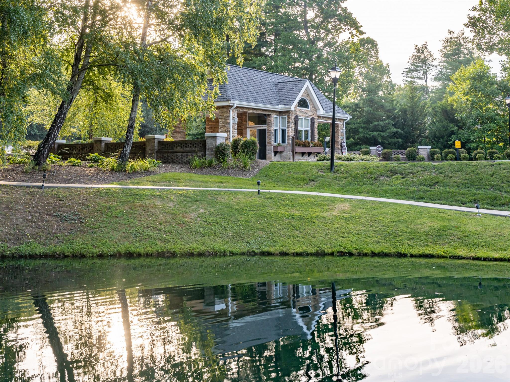 82 Narrows Run Loop Hendersonville NC 28791