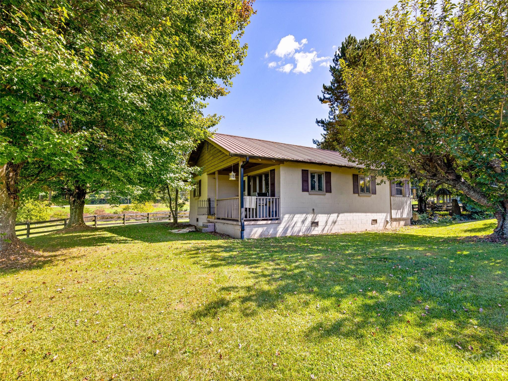192 Ratcliff Cove Road Waynesville NC 28786