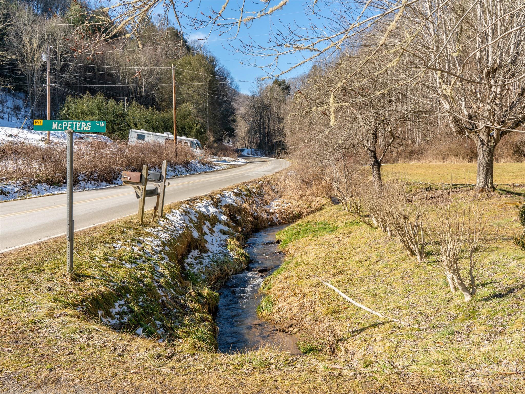 17 Mcpeters Lane Burnsville NC 28714
