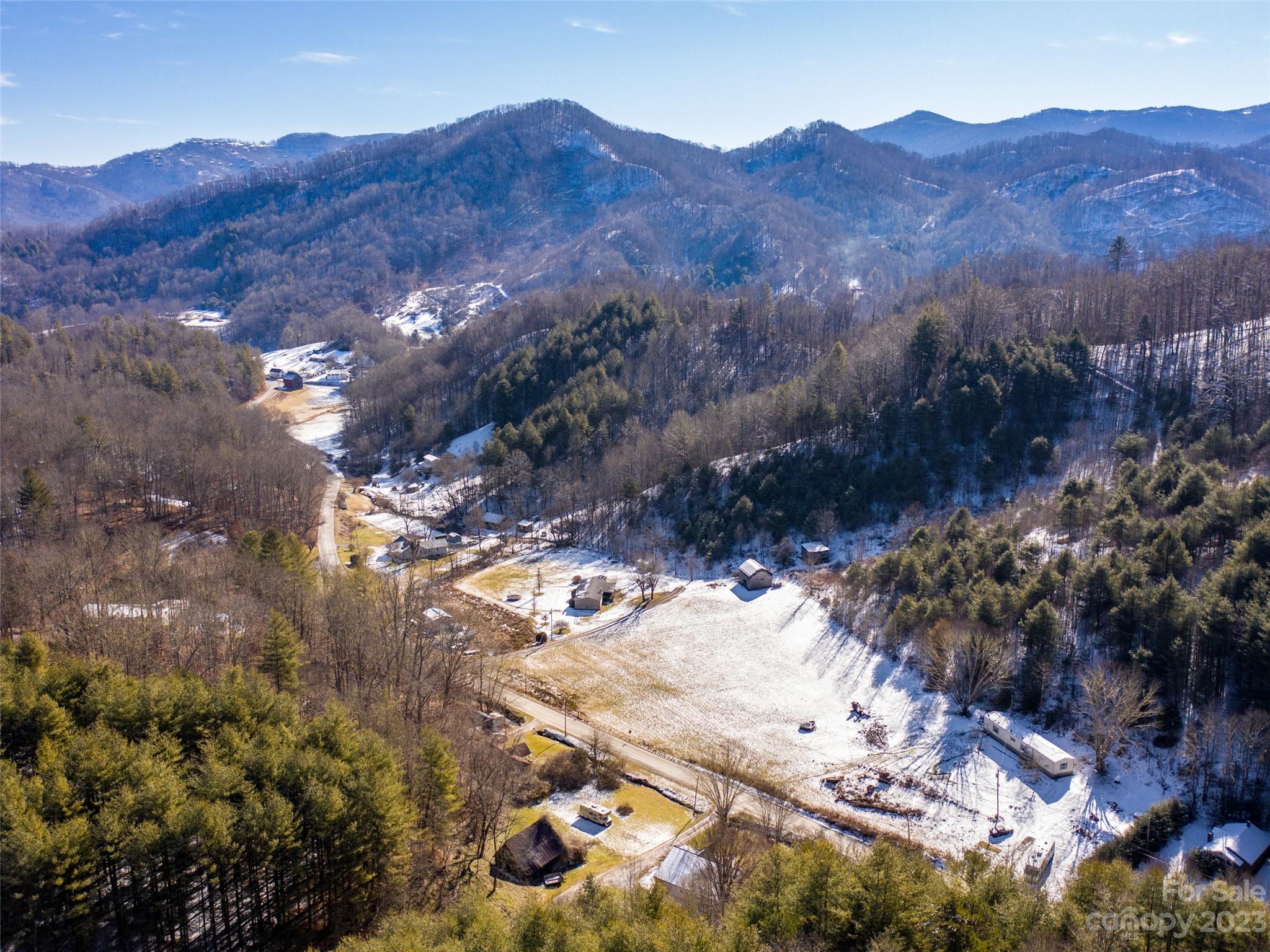 17 Mcpeters Lane Burnsville NC 28714