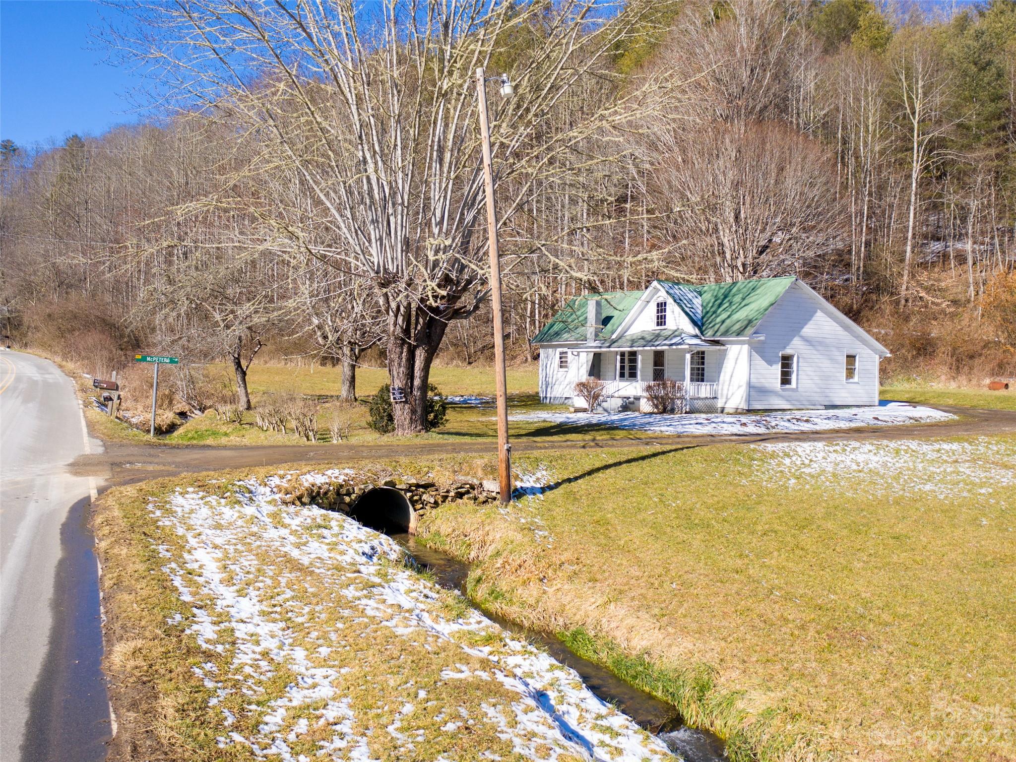 17 Mcpeters Lane Burnsville NC 28714