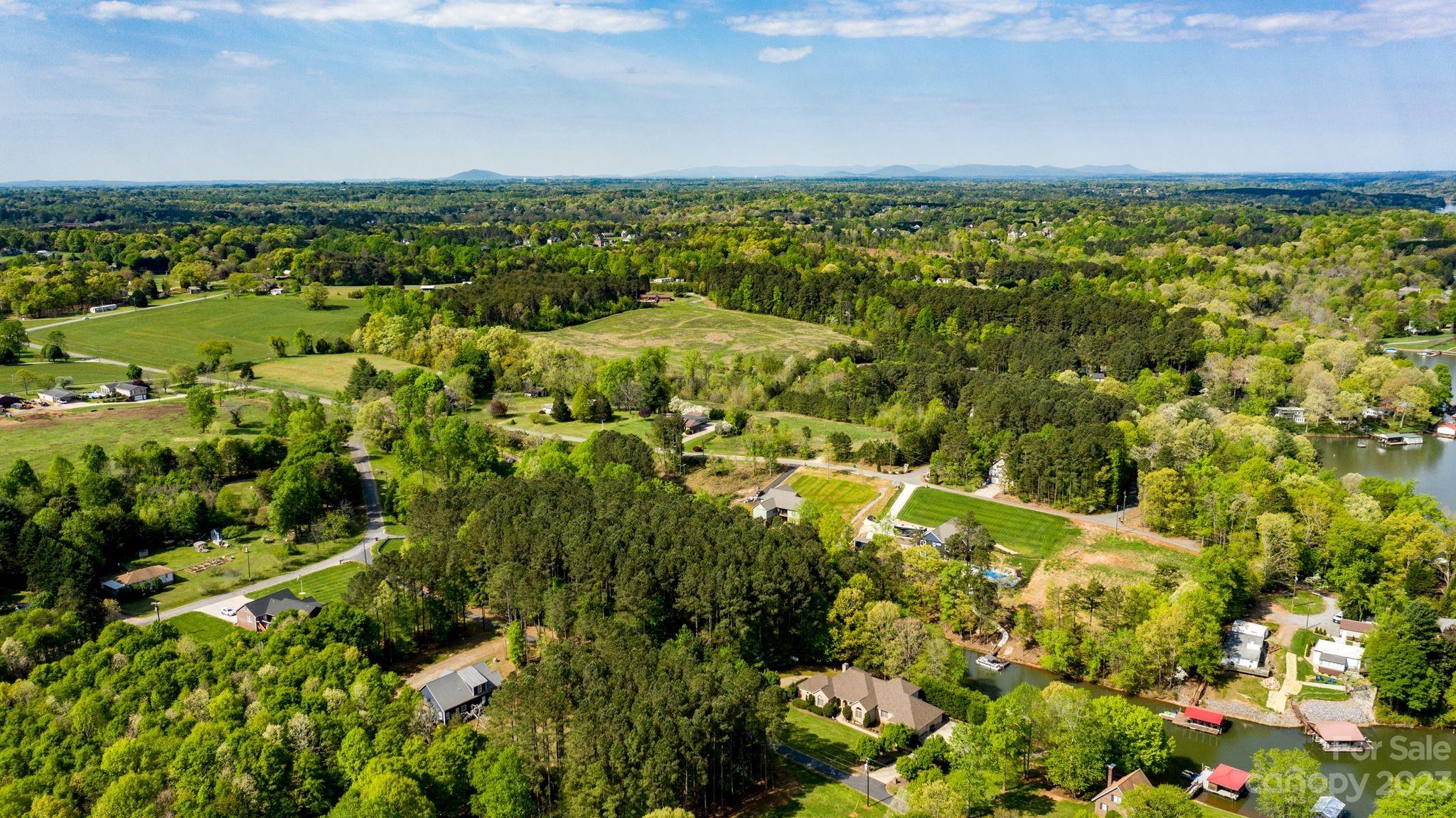 1320 Misty Lane Hickory NC 28601