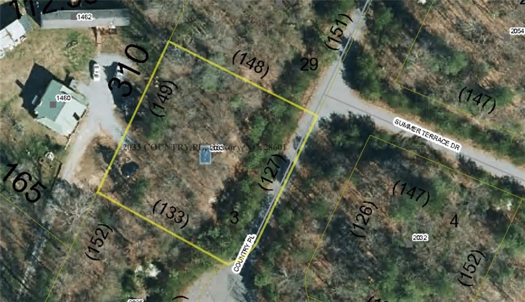 2033 Country Place Hickory NC 28601