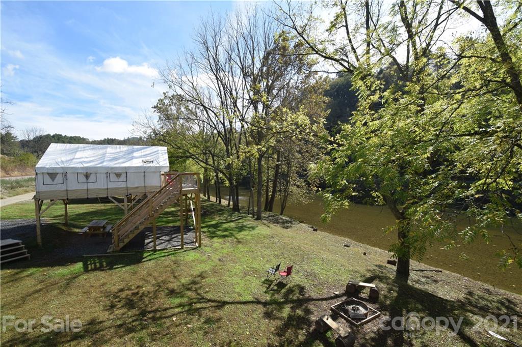 4904 Whitson Branch Road Green Mountain NC 28740