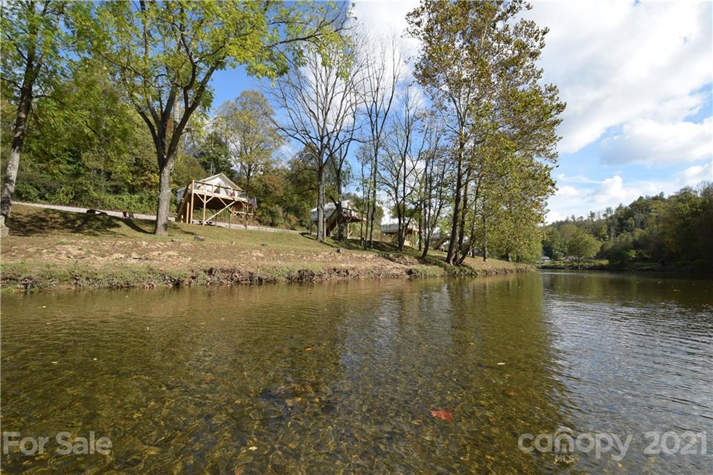 4904 Whitson Branch Road Green Mountain NC 28740