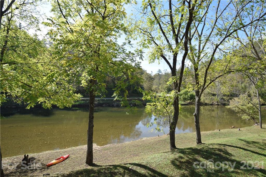4904 Whitson Branch Road Green Mountain NC 28740