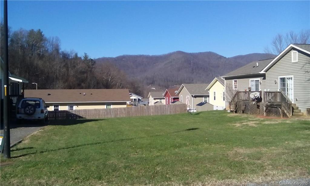 10 Half Moon Drive Swannanoa NC 28778
