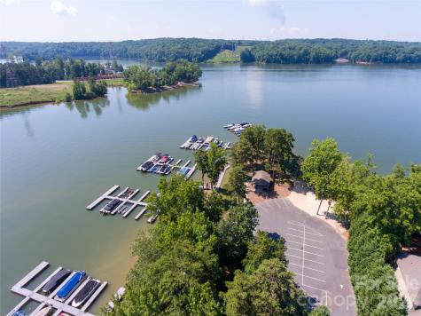 5017 Hermitage Court Belmont NC 28012