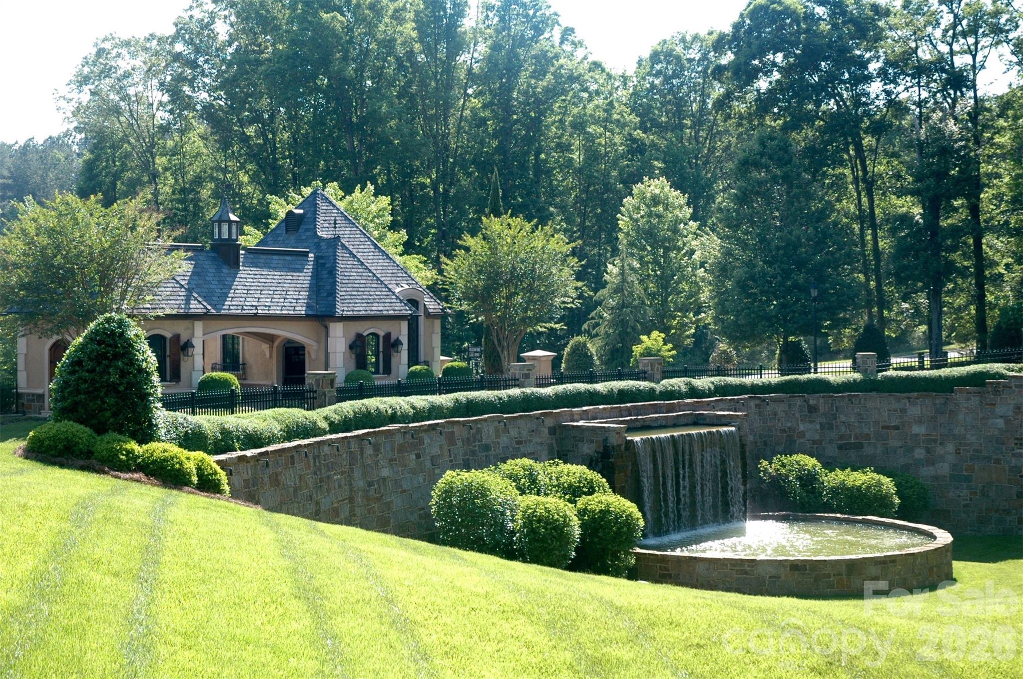 5017 Hermitage Court Belmont NC 28012