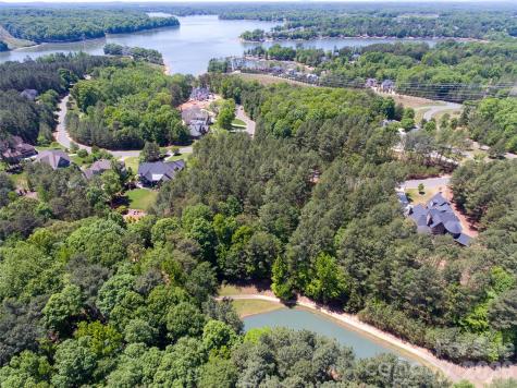 5017 Hermitage Court Belmont NC 28012