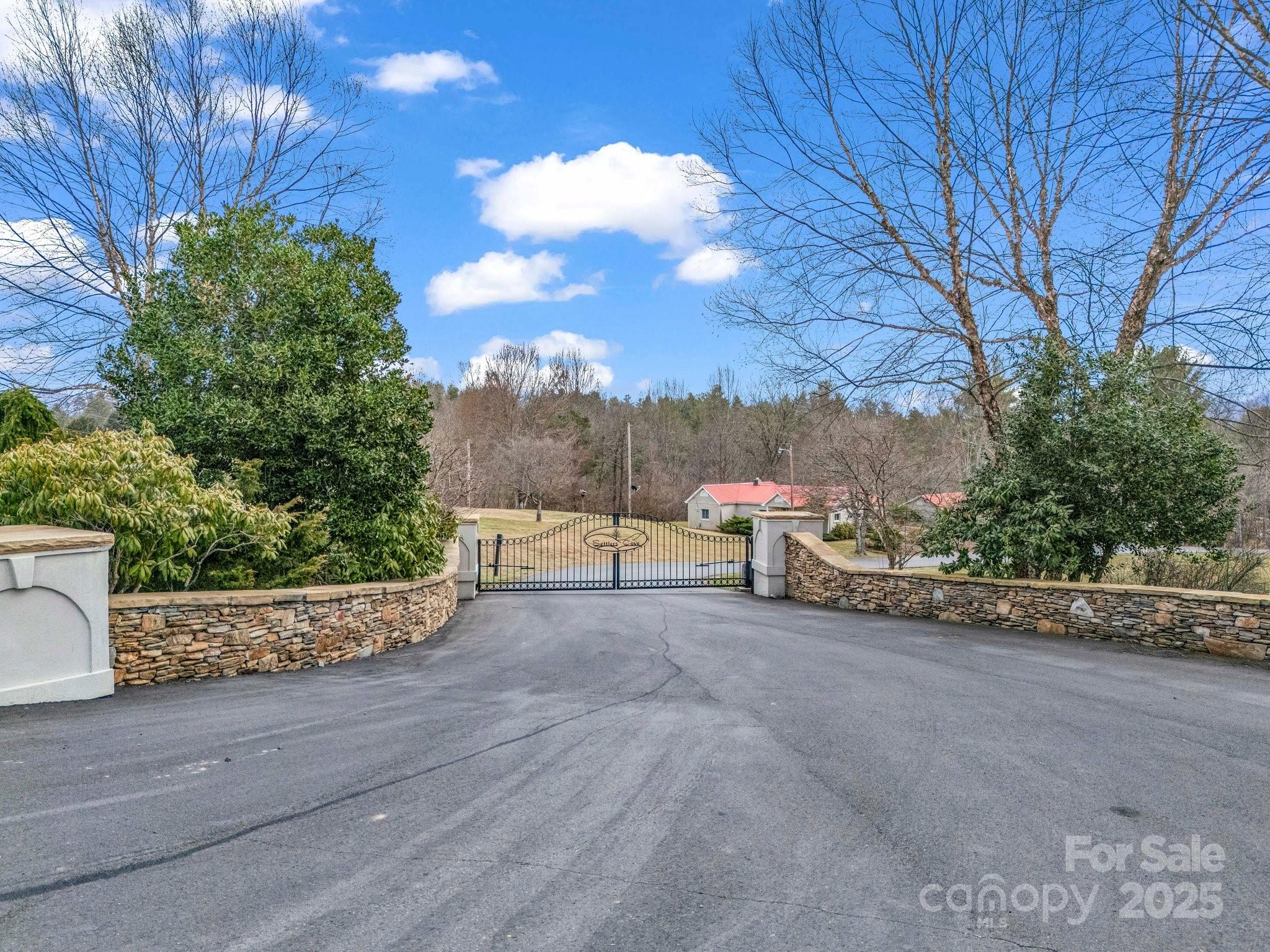 9999 Settlers Trail Mars Hill NC 28754