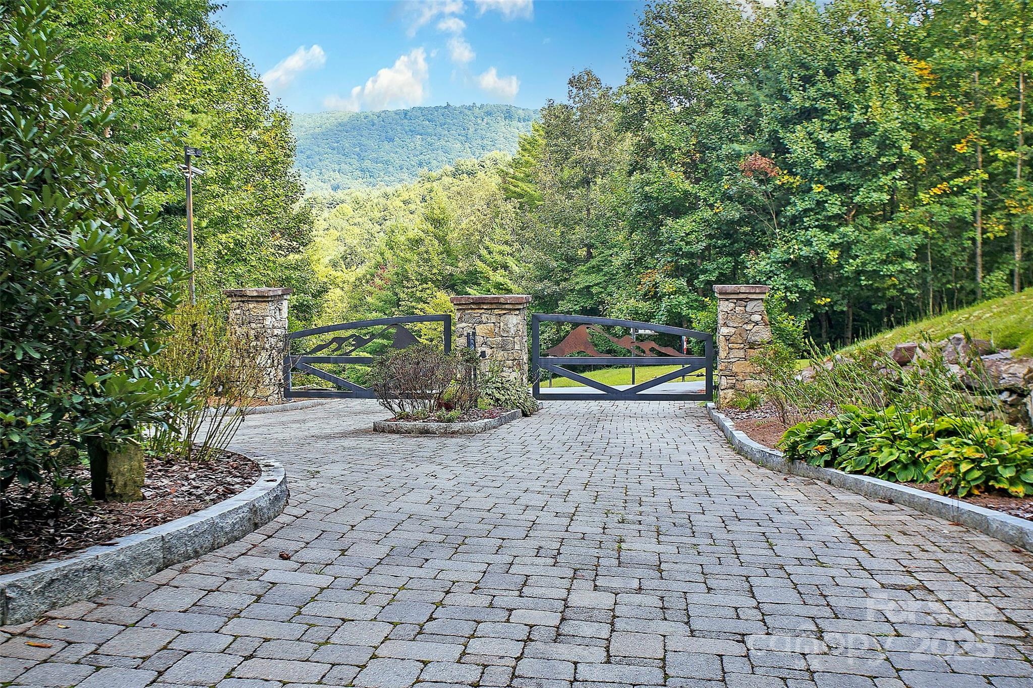 18 Trillium Lane Brevard NC 28712