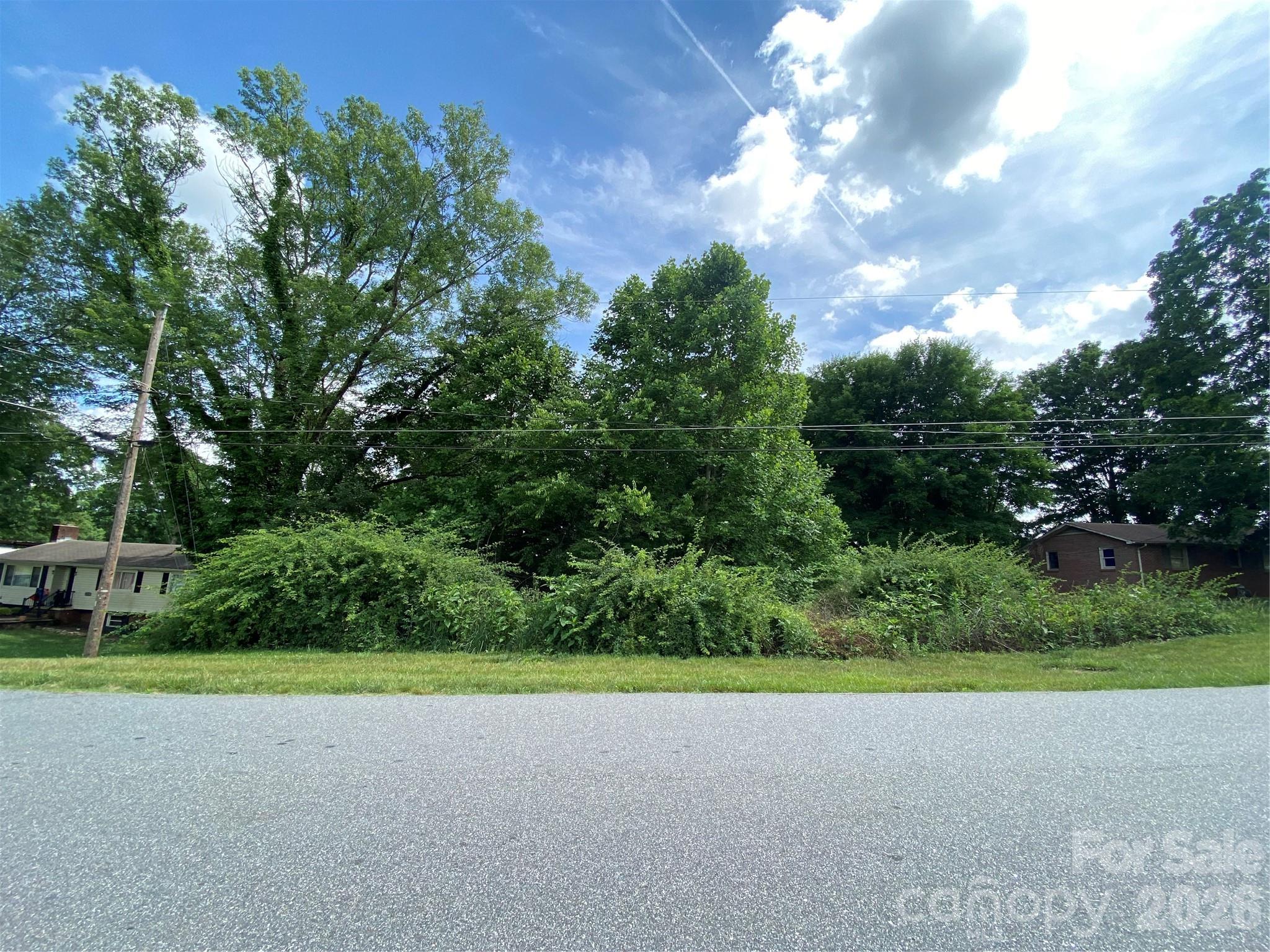 2061 Colonial Lane Hickory NC 28601