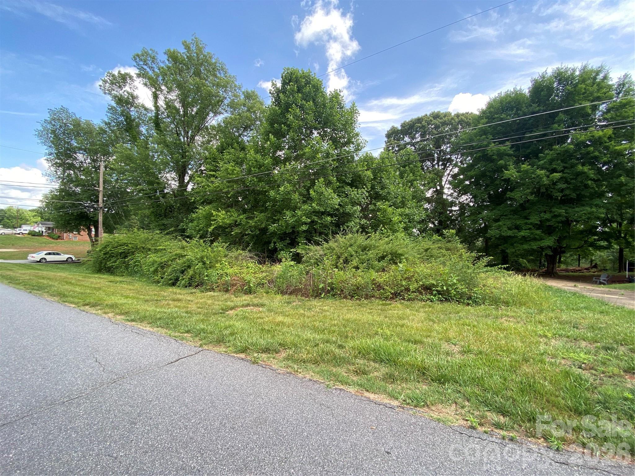 2061 Colonial Lane Hickory NC 28601