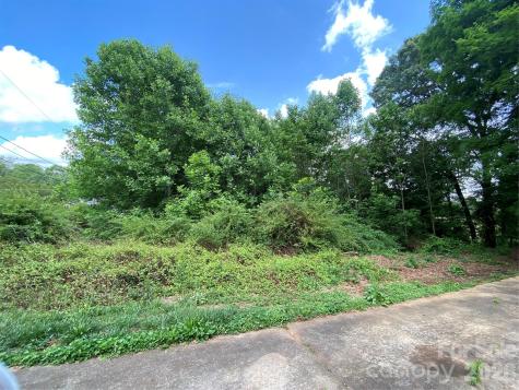 2061 Colonial Lane Hickory NC 28601