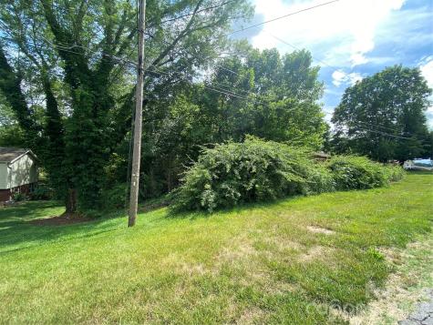 2061 Colonial Lane Hickory NC 28601