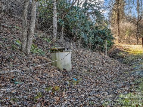 530 Mine Creek Road Bakersville NC 28705