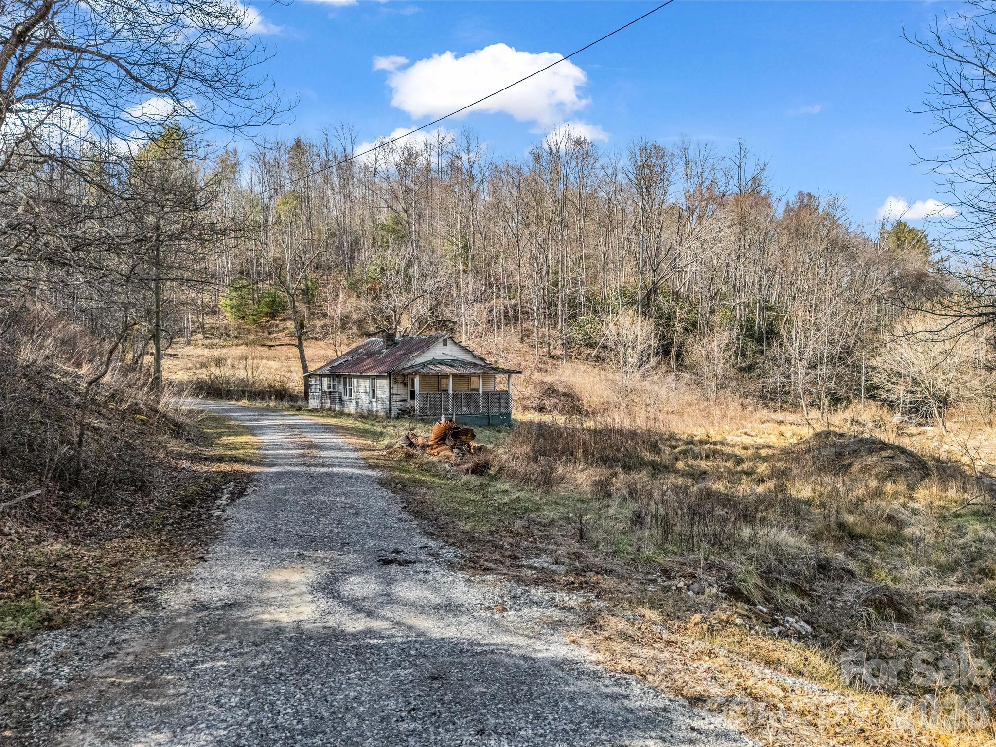 530 Mine Creek Road Bakersville NC 28705