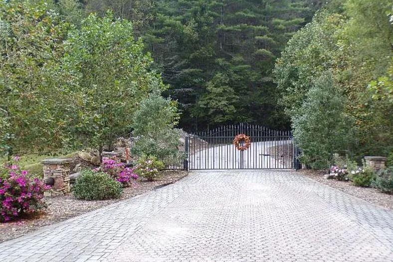 100 Black Bear Ridge Trail Zirconia NC 28790