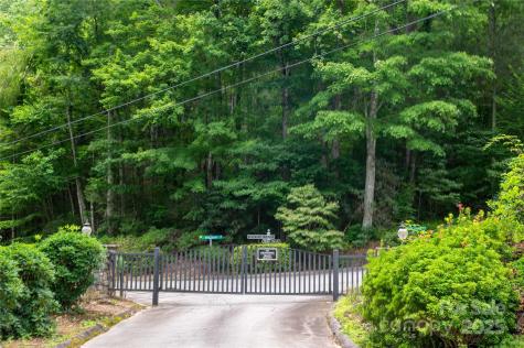 44 Deer Trail Drive Burnsville NC 28714