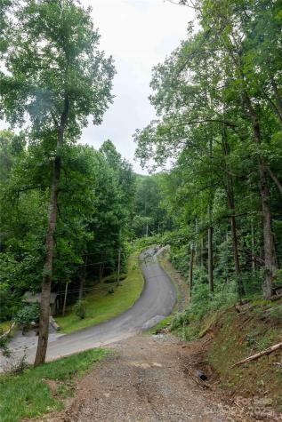 44 Deer Trail Drive Burnsville NC 28714