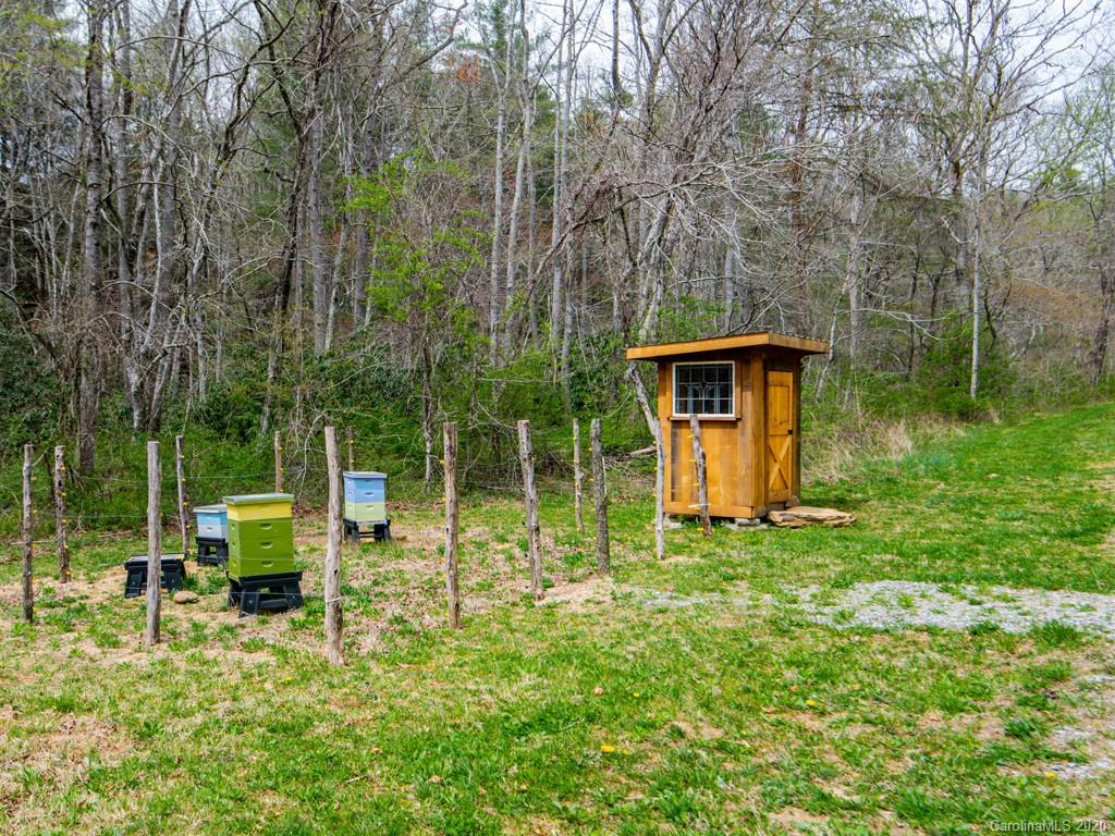 35 Wandering Oaks Way Asheville NC 28805