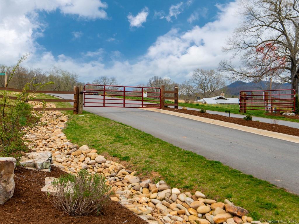 35 Wandering Oaks Way Asheville NC 28805