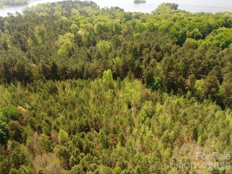 123 Summerlake Drive New London NC 28127