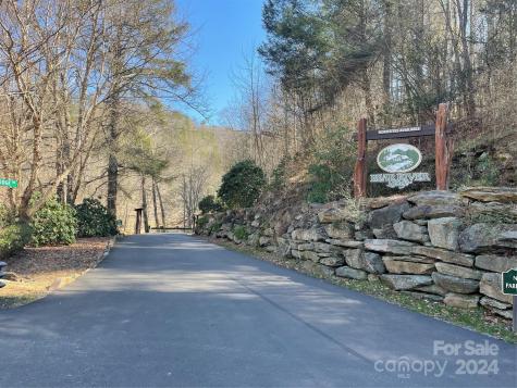 000 Bear River Lodge Trail Marshall NC 28753