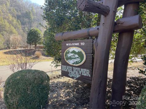000 Bear River Lodge Trail Marshall NC 28753