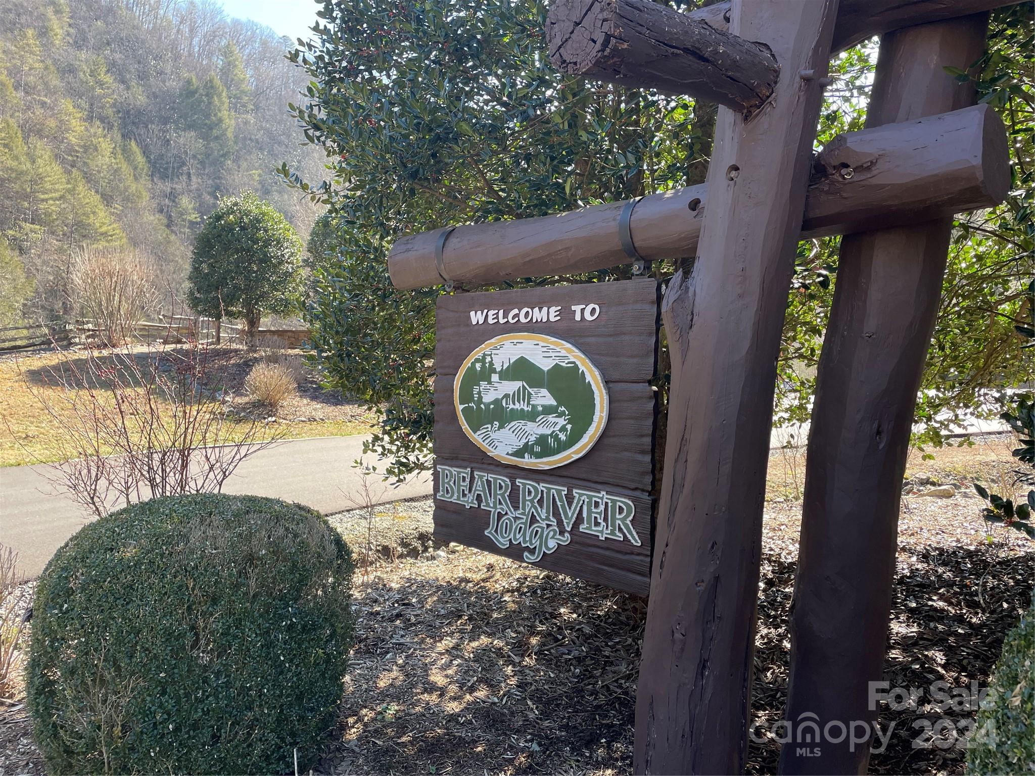 000 Bear River Lodge Trail Marshall NC 28753