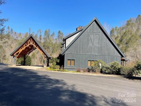 000 Bear River Lodge Trail Marshall NC 28753