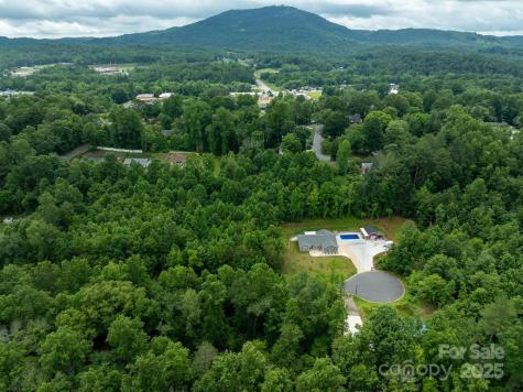 1047 Williamsburg Drive Lenoir NC 28645
