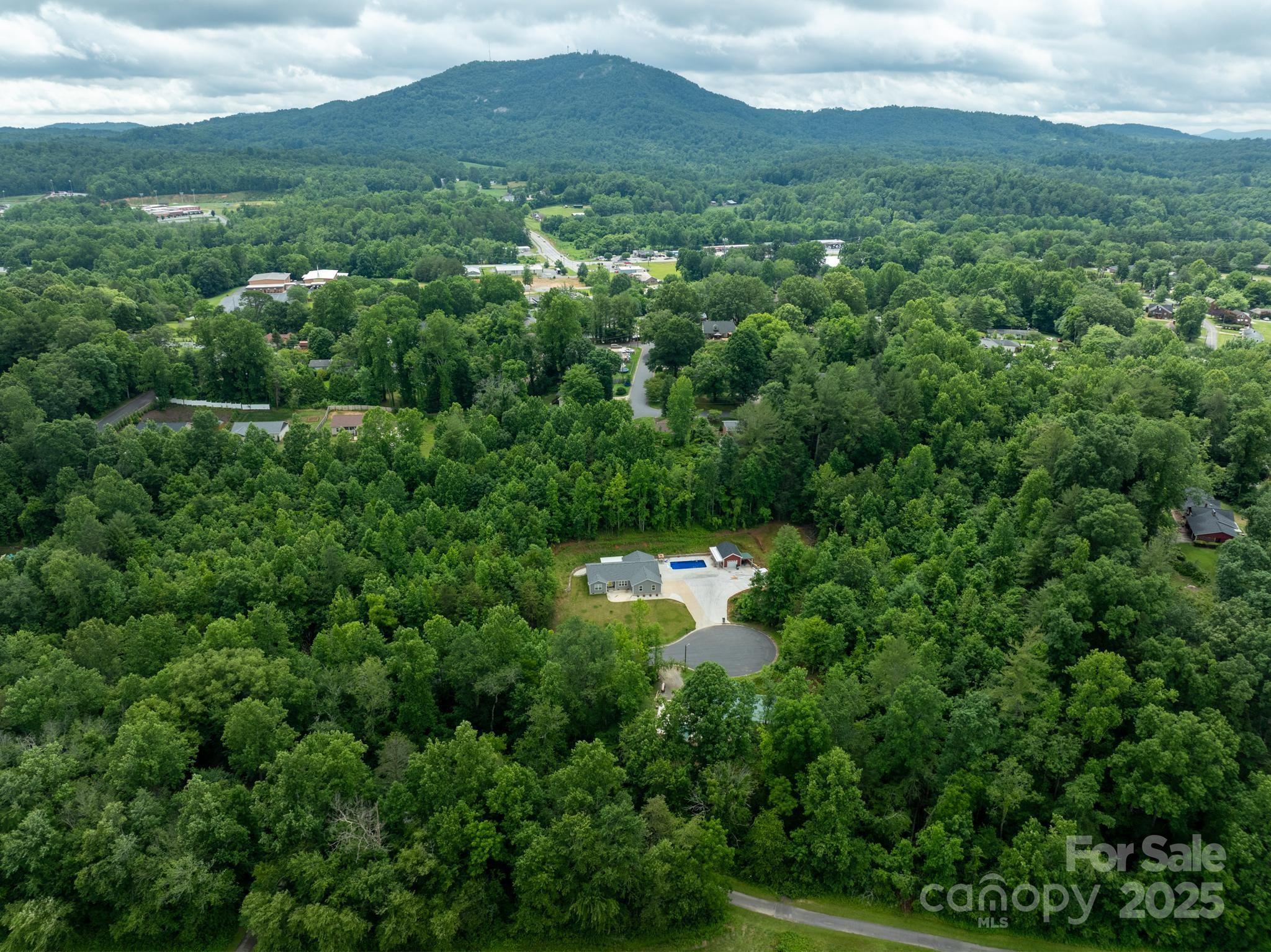 1047 Williamsburg Drive Lenoir NC 28645