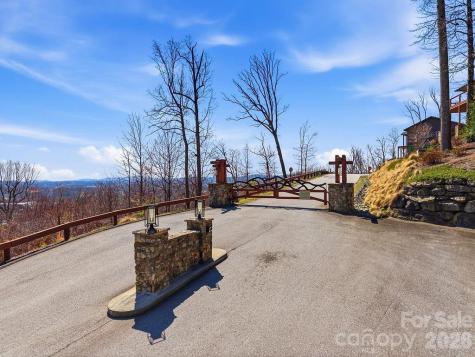 185 Garnet Way Hendersonville NC 28791