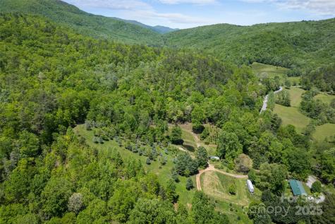1557 Shoal Creek Road Balsam Grove NC 28708